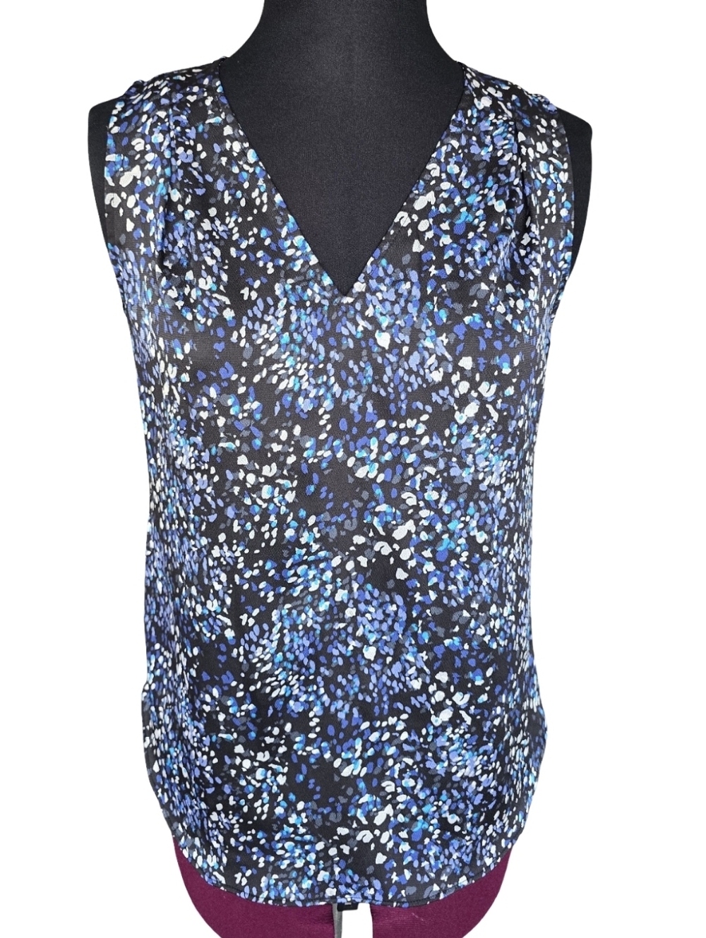 Banana Republic Black V-Neck Sleeveless Top Pebble Print Size XXS Career